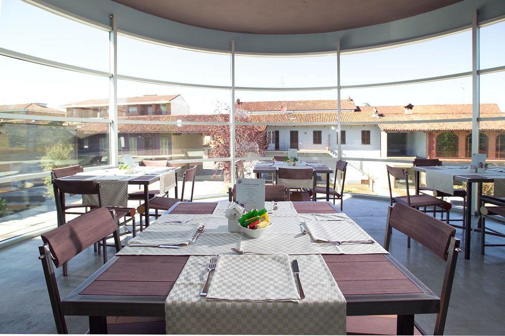 Albergo Cantine Ascheri Bra Exterior photo